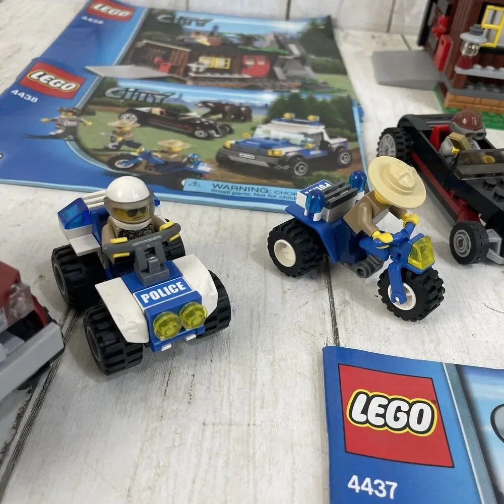 LEGO City Forest Police Robber's Hideout 4438 & Police Pursuit 4437 W/ Manuals